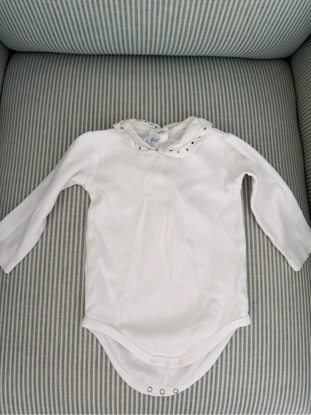 Frilo White Long-Sleeve Baby Bodysuit with Neutral Embroidered Collar